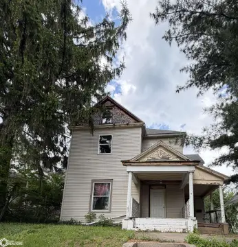 Ottumwa Duplex: Investment Opportunity
