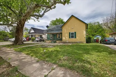 Income-Producing Duplex in Sherman, TX
