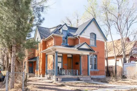 Updated Victorian Tri-Plex Near Park