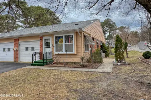 55+ Co-Op Home with Florida Room