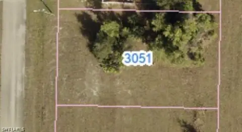 Residential Land in Cape Coral
