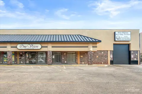 Strip Mall with Central Air