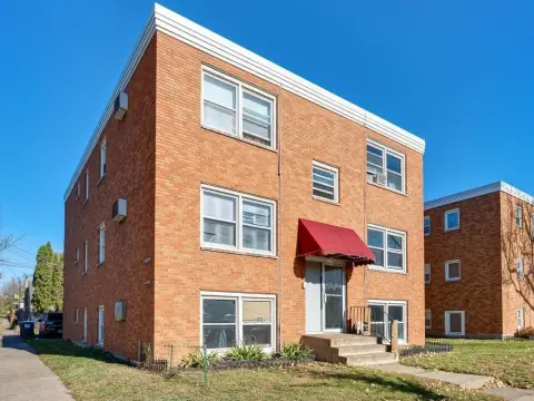 Brick 16-Unit Apartment Complex