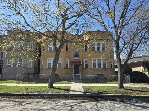 All-Brick 4-Unit Multifamily Building