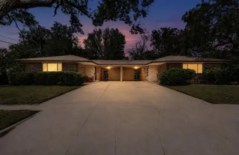 Two-Unit Duplex with Fenced Yards