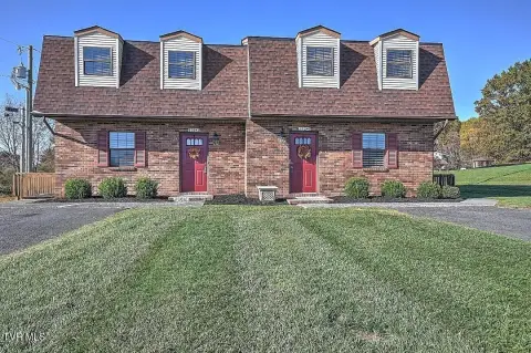 Updated Duplex Near Interstate 81