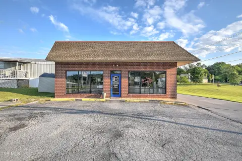 Versatile Commercial Property in Blountville