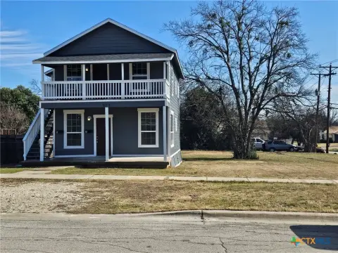 Renovated Duplex on Corner Lot