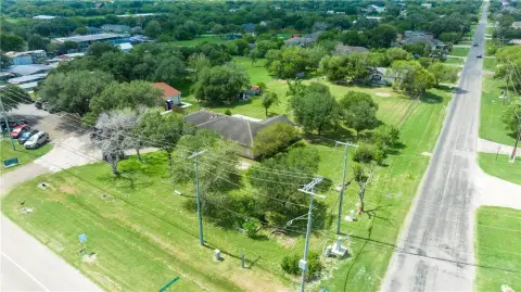 Hard Corner Lot in Calallen