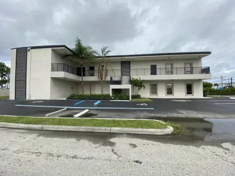 Lake Worth Commercial Units Available