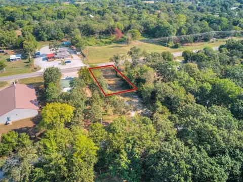 Adjoining Lots with Paved Road Frontage