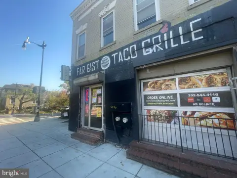 Corner Restaurant and Carry-Out Building