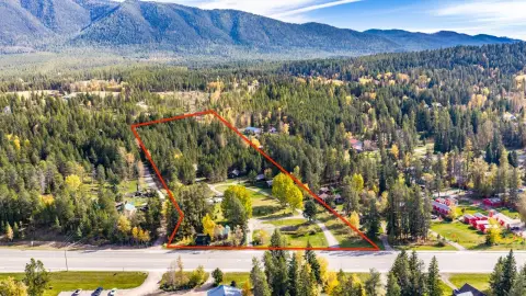 Four-Cabin Hospitality Property