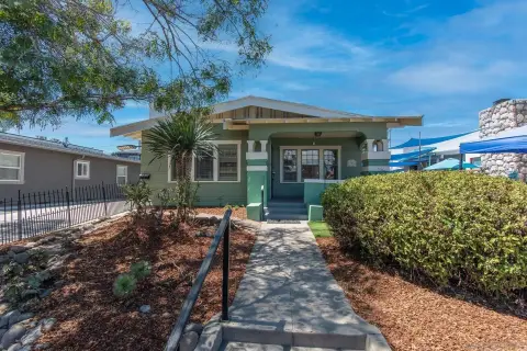 Craftsman Duplex with Two Residences