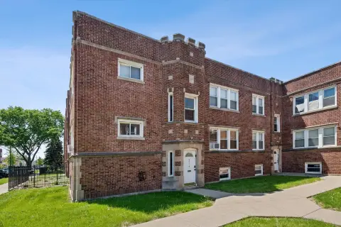 Chicago Multifamily Building For Sale