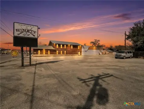 Shiner Commercial Building For Sale