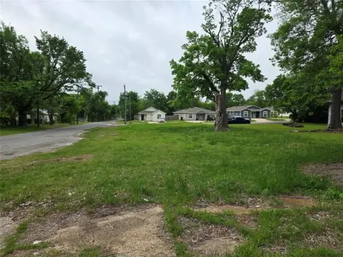 Bonham, TX Commercial Lot