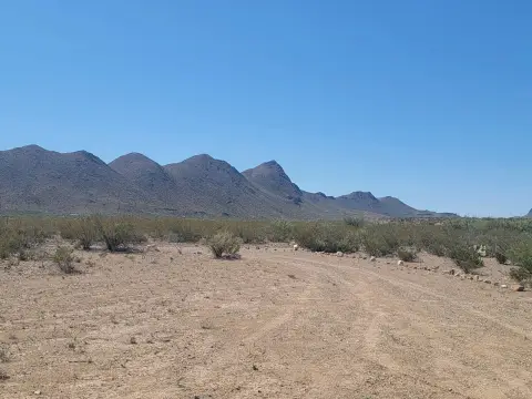 Commercial Building on 7 Acres