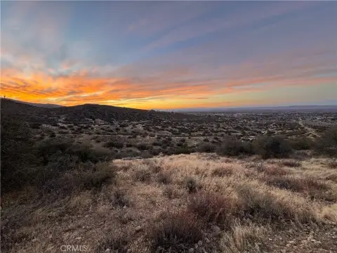 Land in Llano, California