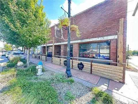 Retail Property in Growing Area