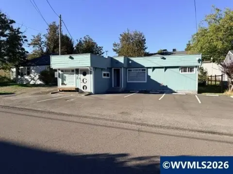 Flexible Office Unit with Private Office