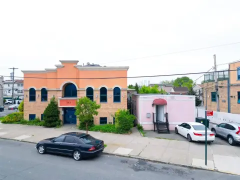 Staten Island Commercial Building For Sale