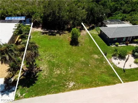 Waterfront Lot in Boating Community