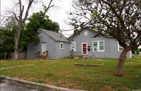 Duplex With Additional Flex Space