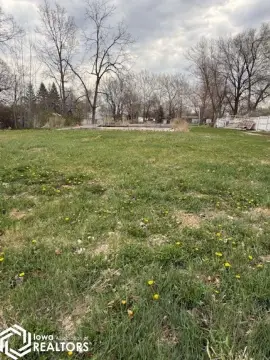 Land in Quaint Salem, Iowa