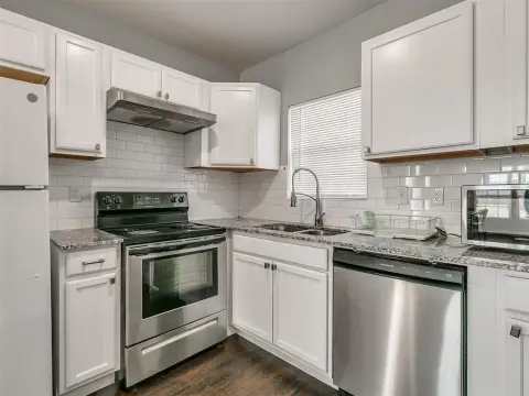 Fully Updated Duplex with In-Unit Laundry