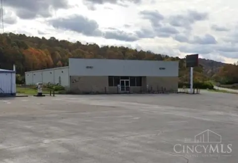 Versatile Commercial Space on Corner Lot