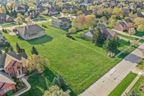 Residential Land in Grosse Ile