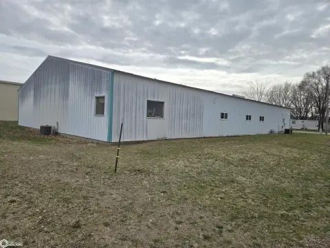 Northwood Commercial Building For Sale