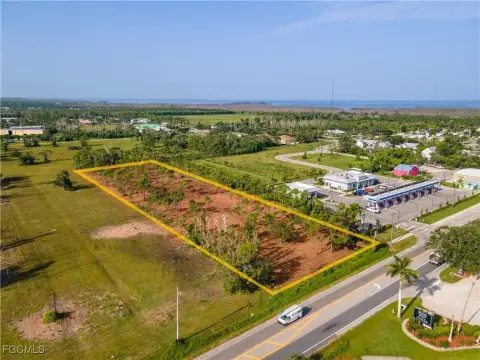 Commercial Lot on Pine Island