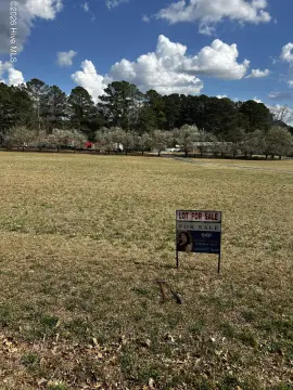 Unrestricted Land Parcel in Clayton