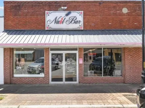 Commercial Property in Growing Downtown