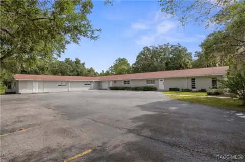 Industrial Flex Facility with Corner Parcel