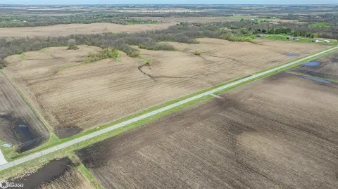 Farmland and Timber Near Bondurant