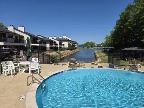 Duplex with Resort Amenities