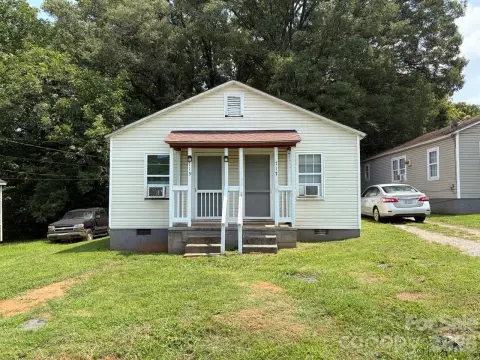 Duplex with Driveway Parking