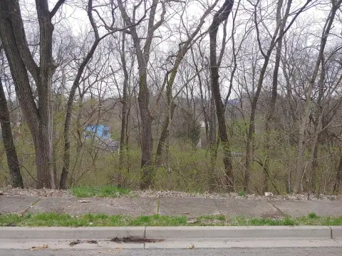 Land in Cincinnati, OH