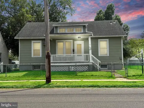 Versatile Two-Family Property in Florence