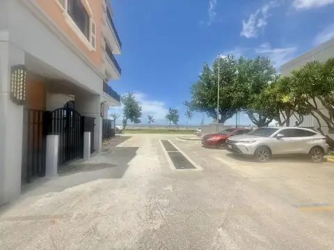 Ground-Floor Office Unit