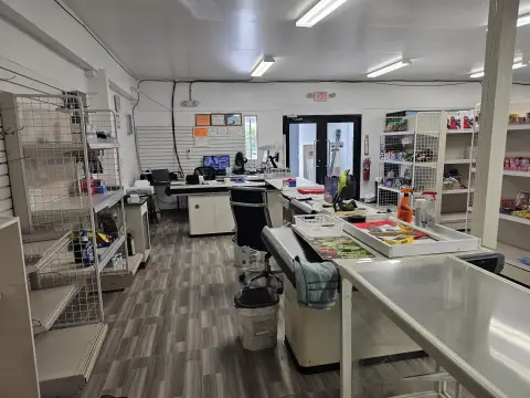 Grocery and Convenience Store Space