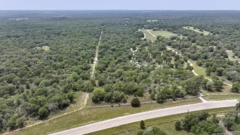 Unrestricted Land in Seguin, Texas
