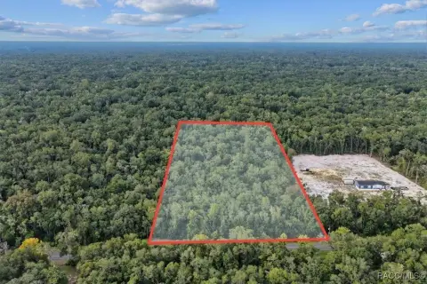 Spacious Homesite in Old Town, FL