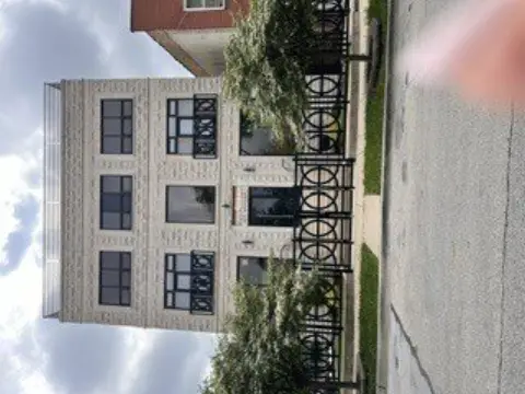 Chicago Multifamily Property For Sale