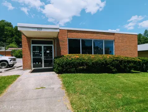 Retail/Storefront Building with Parking