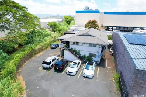Honolulu Fourplex with Development Potential