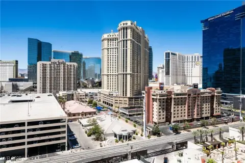 Luxury High-Rise on Las Vegas Strip